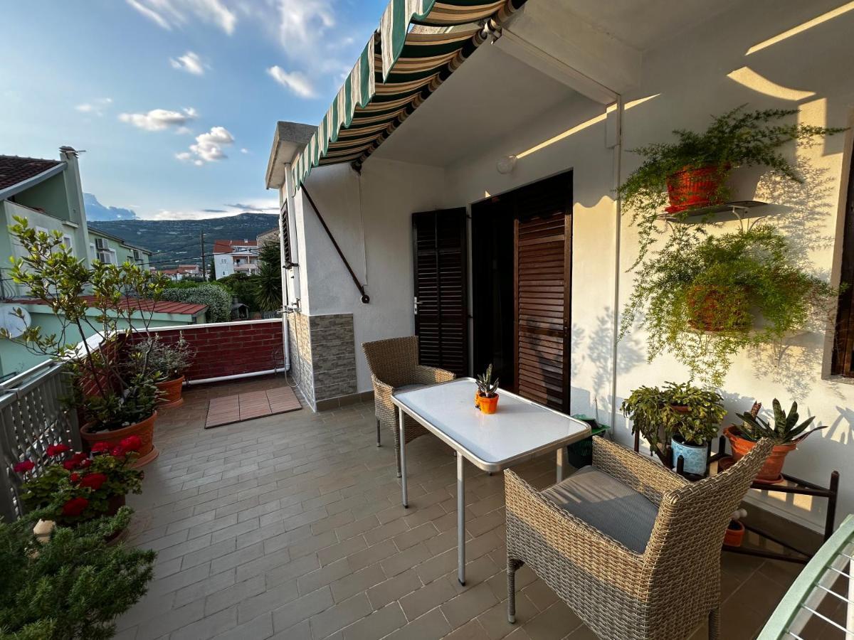 Soba Za Odmor Nika Hotell Kaštela Exteriör bild