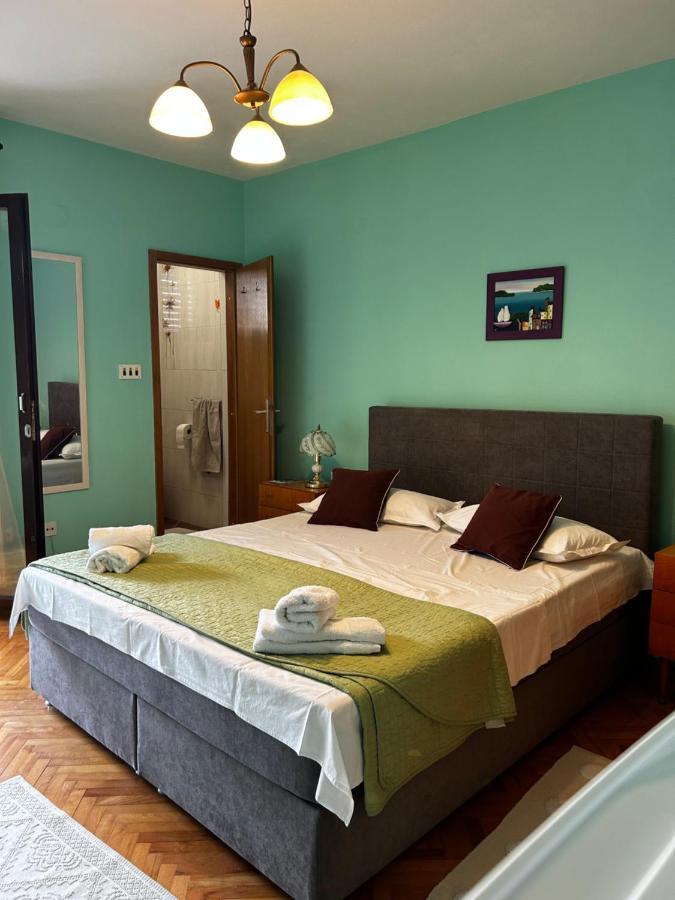 Soba Za Odmor Nika Hotell Kaštela Exteriör bild